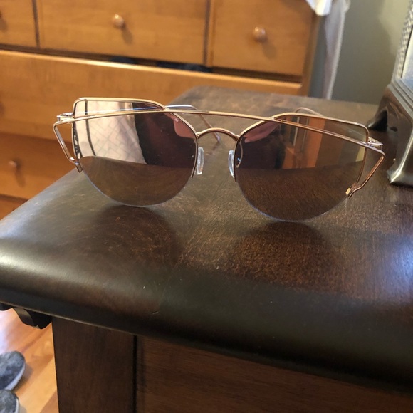 Sunglasses - Picture 2 of 4